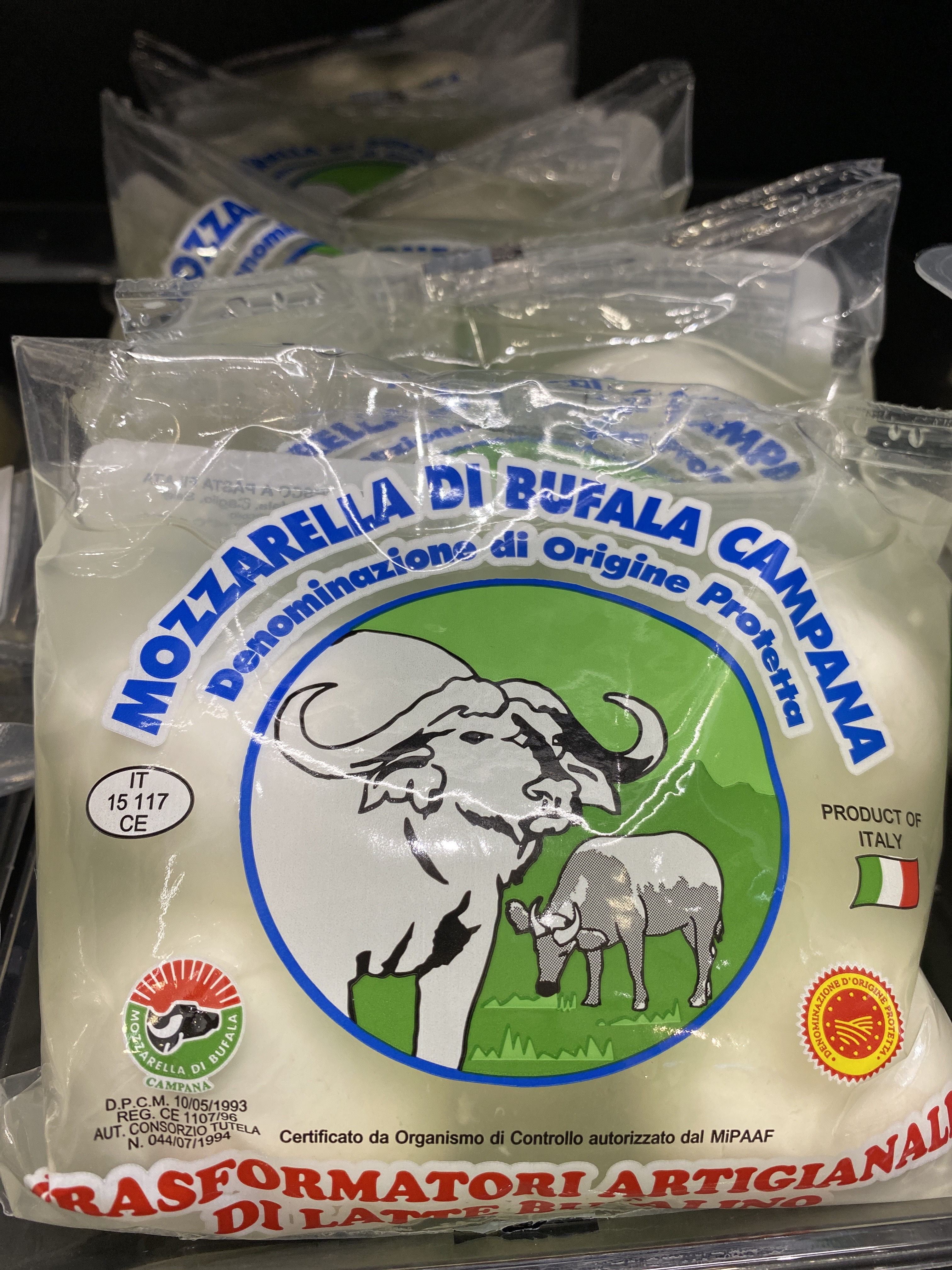 mozzarella di bufala campana AOP